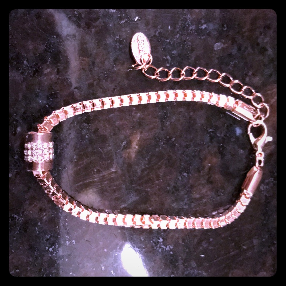 Pretty Rose gold Bracelet.
